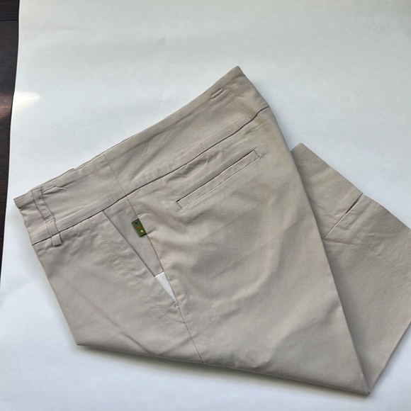 Swing GOLF control women’s golf shorts SZ 14 tan - Picture 3 of 9